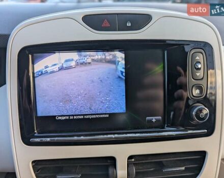 Красный Рено Зое, объемом двигателя 0 л и пробегом 178 тыс. км за 8850 $, фото 47 на Automoto.ua