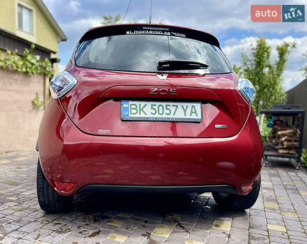Красный Рено Зое, объемом двигателя 0 л и пробегом 98 тыс. км за 10399 $, фото 12 на Automoto.ua