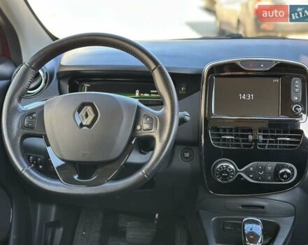 Червоний Рено Зое, об'ємом двигуна 0 л та пробігом 105 тис. км за 9199 $, фото 17 на Automoto.ua
