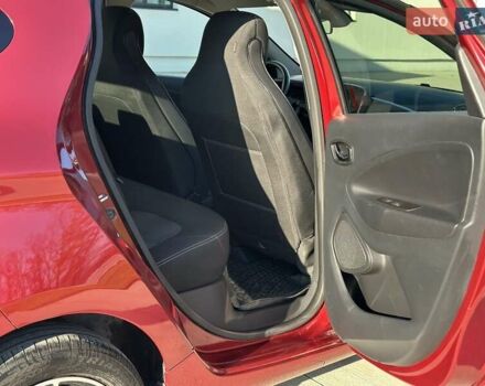 Червоний Рено Зое, об'ємом двигуна 0 л та пробігом 105 тис. км за 9199 $, фото 14 на Automoto.ua