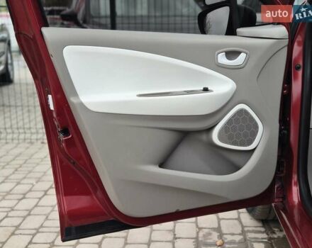 Рено Зое 2018 в Бердичеве на Automoto.ua Красный Рено Зое, объемом двигателя 0 л и пробегом 121 тыс. км за 9455 $, фото 22 на Automoto.ua