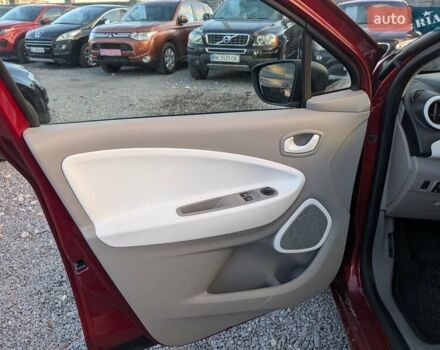 Красный Рено Зое, объемом двигателя 0 л и пробегом 178 тыс. км за 8850 $, фото 22 на Automoto.ua