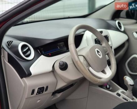 Рено Зое 2018 в Бердичеве на Automoto.ua Красный Рено Зое, объемом двигателя 0 л и пробегом 121 тыс. км за 9455 $, фото 23 на Automoto.ua