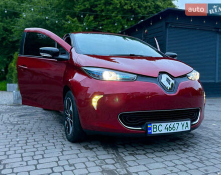Красный Рено Зое, объемом двигателя 0 л и пробегом 79 тыс. км за 10900 $, фото 1 на Automoto.ua