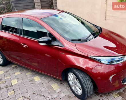 Красный Рено Зое, объемом двигателя 0 л и пробегом 98 тыс. км за 10399 $, фото 4 на Automoto.ua