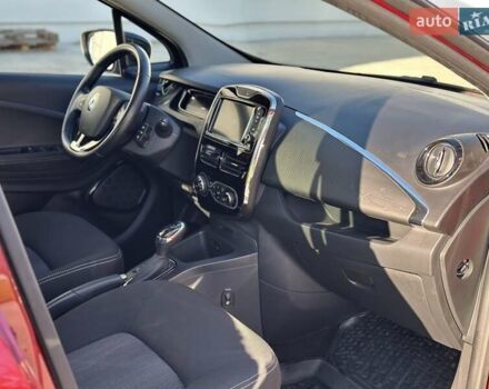 Червоний Рено Зое, об'ємом двигуна 0 л та пробігом 105 тис. км за 9199 $, фото 12 на Automoto.ua
