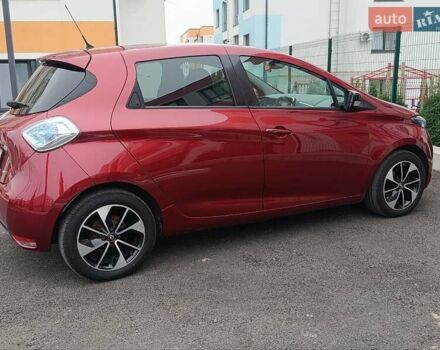 Красный Рено Зое, объемом двигателя 0 л и пробегом 77 тыс. км за 10500 $, фото 8 на Automoto.ua