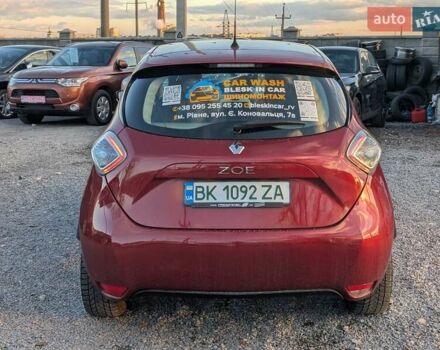 Красный Рено Зое, объемом двигателя 0 л и пробегом 178 тыс. км за 8850 $, фото 13 на Automoto.ua