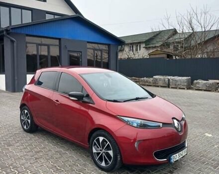 Красный Рено Зое, объемом двигателя 0 л и пробегом 120 тыс. км за 9750 $, фото 2 на Automoto.ua