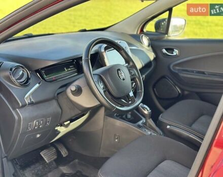 Червоний Рено Зое, об'ємом двигуна 0 л та пробігом 105 тис. км за 9199 $, фото 1 на Automoto.ua