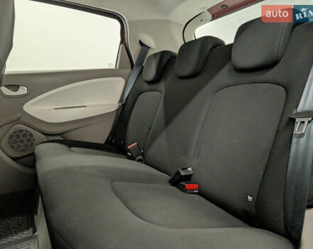 Червоний Рено Зое, об'ємом двигуна 0 л та пробігом 80 тис. км за 6700 $, фото 25 на Automoto.ua