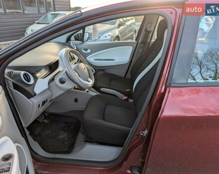 Красный Рено Зое, объемом двигателя 0 л и пробегом 178 тыс. км за 8850 $, фото 25 на Automoto.ua