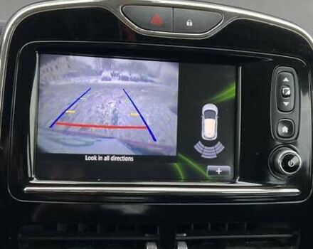 Красный Рено Зое, объемом двигателя 0 л и пробегом 152 тыс. км за 9500 $, фото 12 на Automoto.ua