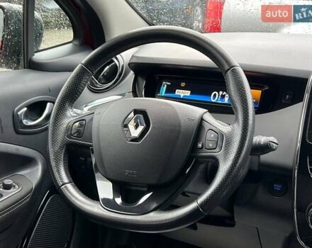 Червоний Рено Зое, об'ємом двигуна 0 л та пробігом 106 тис. км за 11500 $, фото 8 на Automoto.ua