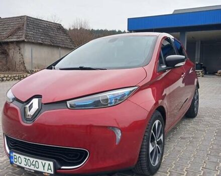 Красный Рено Зое, объемом двигателя 0 л и пробегом 120 тыс. км за 9750 $, фото 4 на Automoto.ua