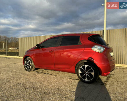 Красный Рено Зое, объемом двигателя 0 л и пробегом 79 тыс. км за 10900 $, фото 11 на Automoto.ua