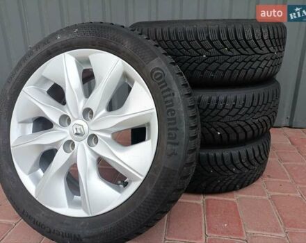 Красный Рено Зое, объемом двигателя 0 л и пробегом 77 тыс. км за 10500 $, фото 20 на Automoto.ua