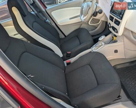 Красный Рено Зое, объемом двигателя 0 л и пробегом 178 тыс. км за 8850 $, фото 40 на Automoto.ua