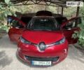 Красный Рено Зое, объемом двигателя 0 л и пробегом 80 тыс. км за 10000 $, фото 1 на Automoto.ua