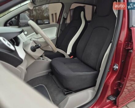 Рено Зое 2018 в Бердичеве на Automoto.ua Красный Рено Зое, объемом двигателя 0 л и пробегом 121 тыс. км за 9455 $, фото 24 на Automoto.ua
