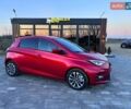 Красный Рено Зое, объемом двигателя 0 л и пробегом 103 тыс. км за 12999 $, фото 1 на Automoto.ua