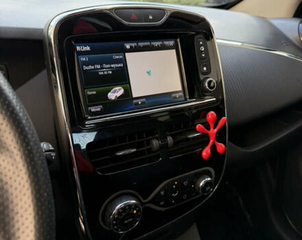 Рено Зое 2019 в Львове на Automoto.ua Красный Рено Зое, объемом двигателя 0 л и пробегом 41 тыс. км за 11550 $, фото 7 на Automoto.ua