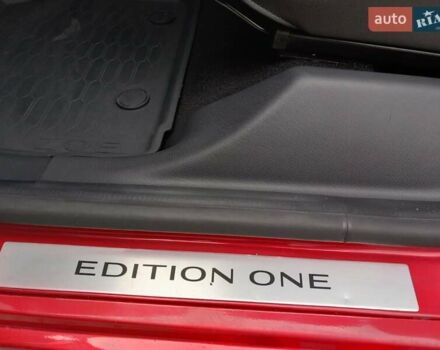 Красный Рено Зое, объемом двигателя 0 л и пробегом 115 тыс. км за 14300 $, фото 14 на Automoto.ua