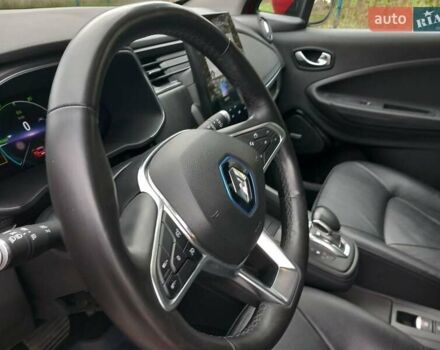 Красный Рено Зое, объемом двигателя 0 л и пробегом 115 тыс. км за 14300 $, фото 32 на Automoto.ua