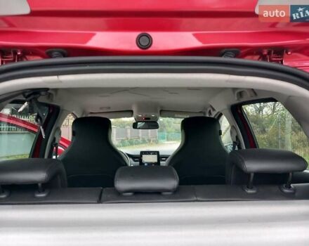 Красный Рено Зое, объемом двигателя 0 л и пробегом 115 тыс. км за 14300 $, фото 11 на Automoto.ua
