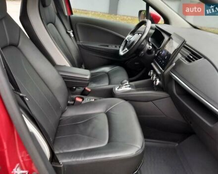 Красный Рено Зое, объемом двигателя 0 л и пробегом 115 тыс. км за 14300 $, фото 25 на Automoto.ua