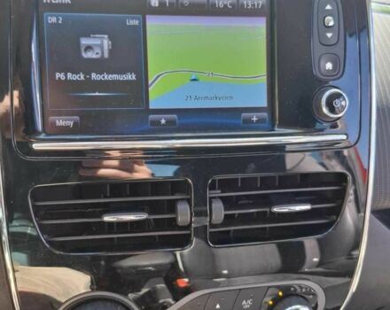 Червоний Рено Зое, об'ємом двигуна 0 л та пробігом 2 тис. км за 8300 $, фото 11 на Automoto.ua