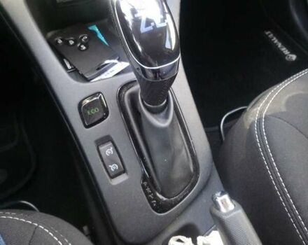 Красный Рено Зое, объемом двигателя 0 л и пробегом 105 тыс. км за 8450 $, фото 9 на Automoto.ua