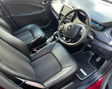 Красный Рено Зое, объемом двигателя 0 л и пробегом 17 тыс. км за 7400 $, фото 3 на Automoto.ua