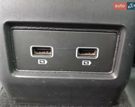 Красный Рено Зое, объемом двигателя 0 л и пробегом 115 тыс. км за 14300 $, фото 30 на Automoto.ua