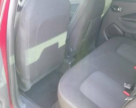 Красный Рено Зое, объемом двигателя 0 л и пробегом 105 тыс. км за 8600 $, фото 1 на Automoto.ua