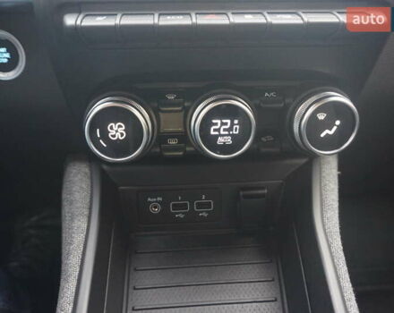 Красный Рено Зое, объемом двигателя 0 л и пробегом 137 тыс. км за 12500 $, фото 34 на Automoto.ua