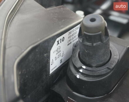 Красный Рено Зое, объемом двигателя 0 л и пробегом 137 тыс. км за 12500 $, фото 57 на Automoto.ua