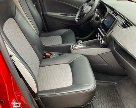Красный Рено Зое, объемом двигателя 0 л и пробегом 66 тыс. км за 12800 $, фото 9 на Automoto.ua