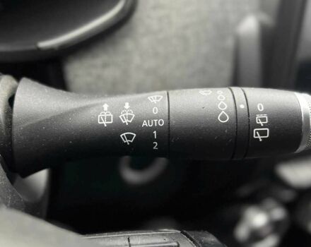 Красный Рено Зое, объемом двигателя 0 л и пробегом 62 тыс. км за 13500 $, фото 18 на Automoto.ua