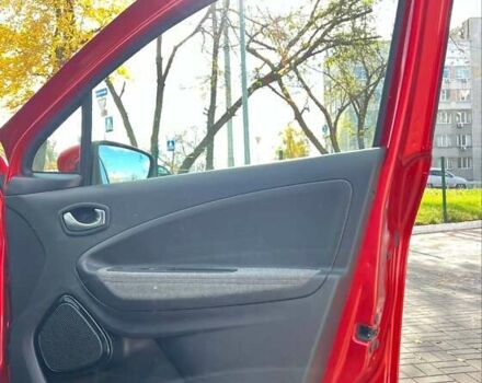Красный Рено Зое, объемом двигателя 0 л и пробегом 95 тыс. км за 13000 $, фото 12 на Automoto.ua