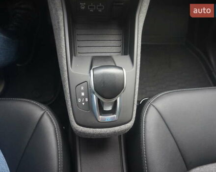 Красный Рено Зое, объемом двигателя 0 л и пробегом 137 тыс. км за 12500 $, фото 35 на Automoto.ua