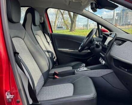 Красный Рено Зое, объемом двигателя 0 л и пробегом 95 тыс. км за 13000 $, фото 22 на Automoto.ua