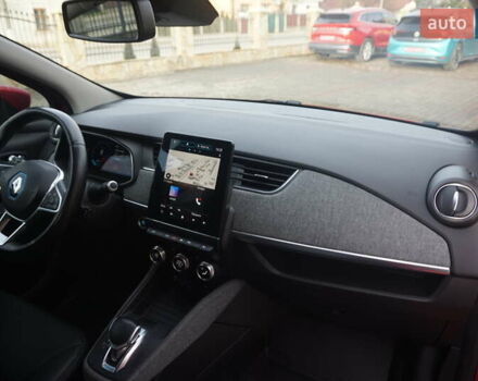 Красный Рено Зое, объемом двигателя 0 л и пробегом 137 тыс. км за 12500 $, фото 40 на Automoto.ua