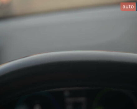 Красный Рено Зое, объемом двигателя 0 л и пробегом 137 тыс. км за 12500 $, фото 28 на Automoto.ua