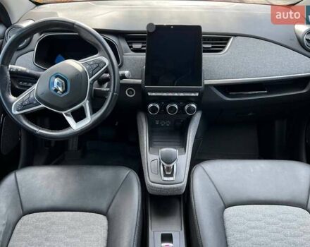 Красный Рено Зое, объемом двигателя 0 л и пробегом 95 тыс. км за 13000 $, фото 20 на Automoto.ua