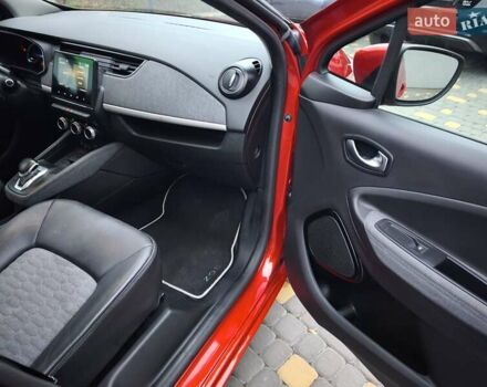 Червоний Рено Зое, об'ємом двигуна 0 л та пробігом 69 тис. км за 12800 $, фото 25 на Automoto.ua