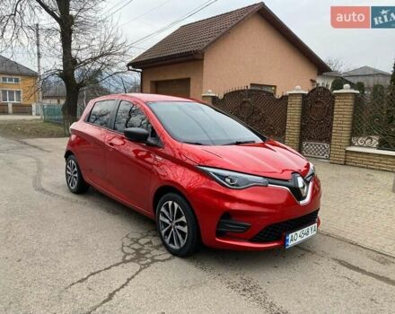Красный Рено Зое, объемом двигателя 0 л и пробегом 66 тыс. км за 12800 $, фото 5 на Automoto.ua