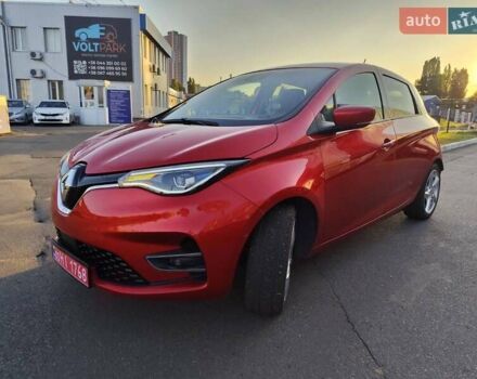 Красный Рено Зое, объемом двигателя 0 л и пробегом 52 тыс. км за 14444 $, фото 4 на Automoto.ua