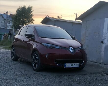 Красный Рено Зое, объемом двигателя 0 л и пробегом 157 тыс. км за 9200 $, фото 1 на Automoto.ua