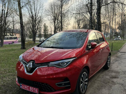 Красный Рено Зое, объемом двигателя 0 л и пробегом 93 тыс. км за 11400 $, фото 1 на Automoto.ua